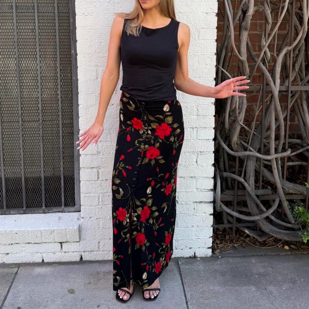 Susan Lawrence black and red floral maxi skirt with button front / fits like a L